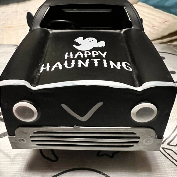 Target Halloween 2022 Hyde and Eek Metal Car
Tires don't move
New with tags - Picture 3 of 3